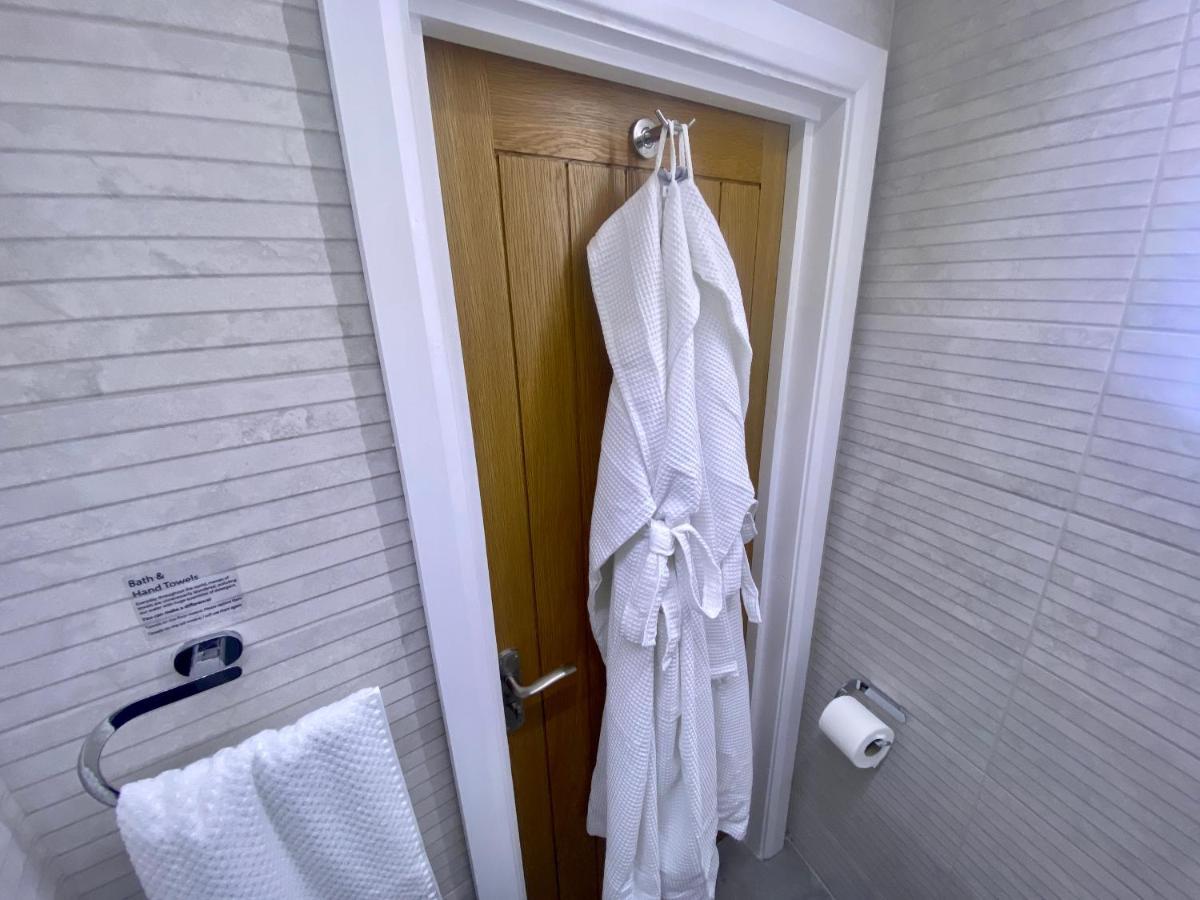 Station Rooms Вінчестер Екстер'єр фото