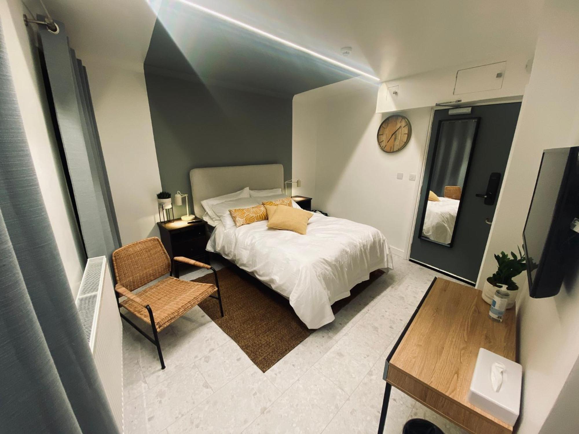 Station Rooms Вінчестер Екстер'єр фото